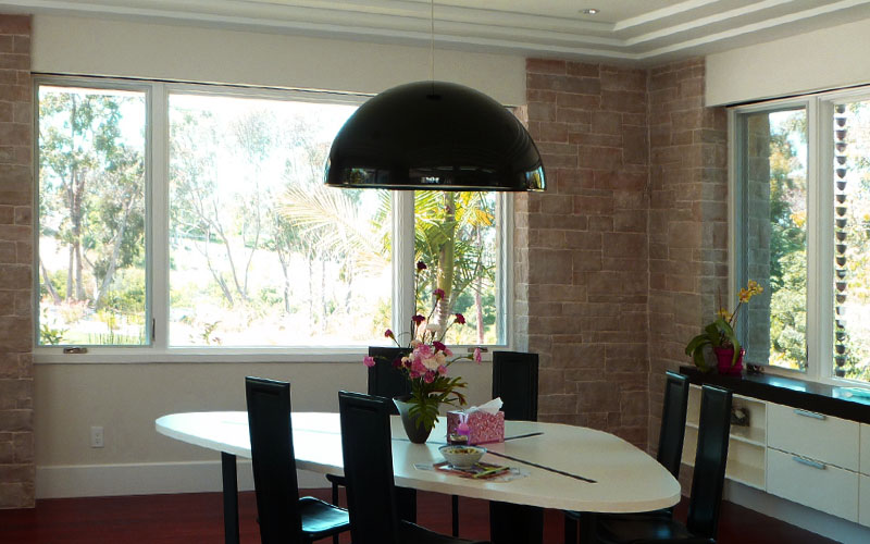 Residential breakfast room: chandelier installation