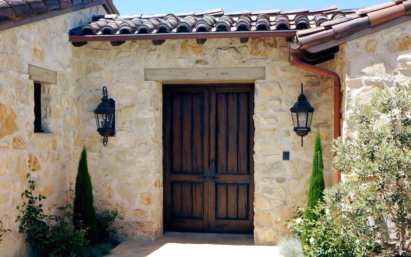 Residential courtyard entrance: outdoor fixtures