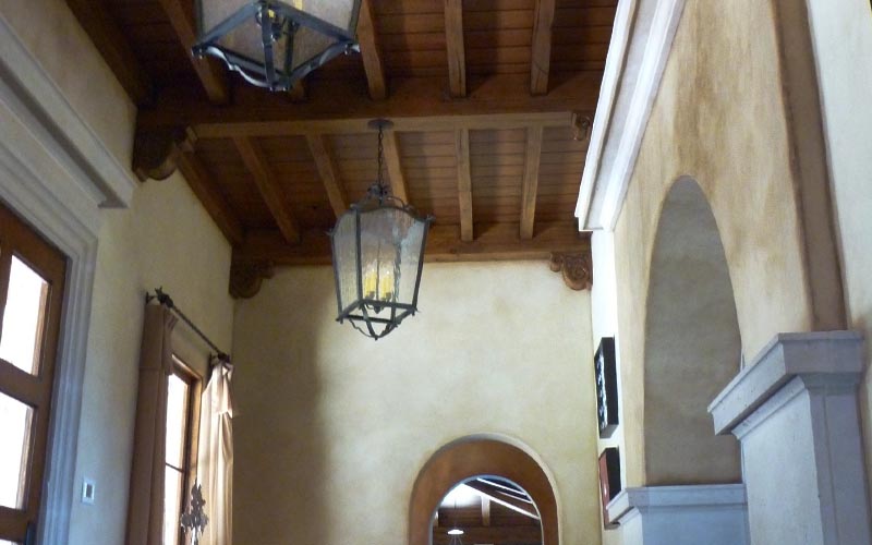 Residential foyer: installation of pendants